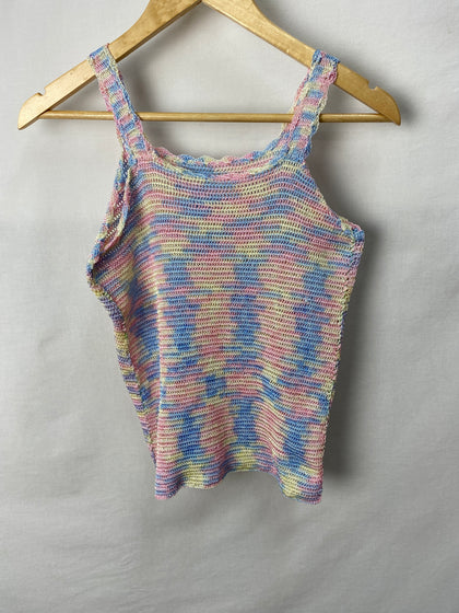 Girls Top No Size (measures 37cm across, and 51cm long