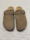Qomfort Womens/ Mens Shoes Size EUR 42 BNWT