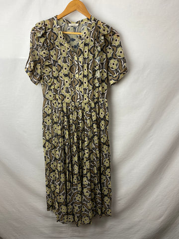 Ellen Womens Dress No Size Measures 41cm across shoulders, 36cm across waist, 119cm long