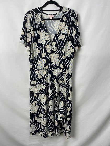 Leona Admits Womens Dress Size 14