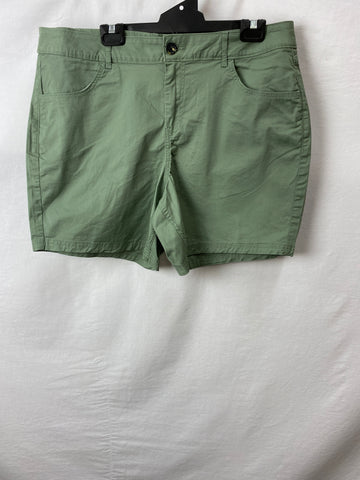 Image for Avella Womens Shorts Size 16