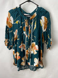 Image for Daisys Closet Womens Top Size 14