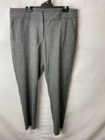 Image for Preview Womens Pants Size 16
