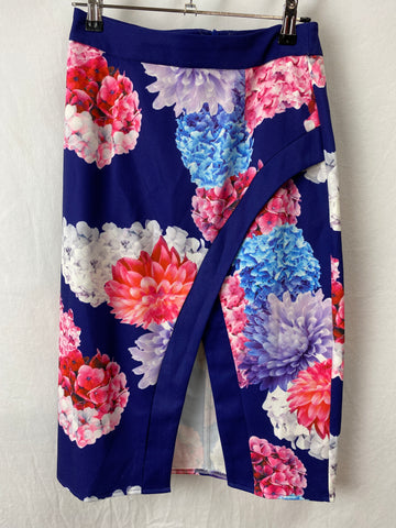 Image for Striking Womens Skirt Size 8