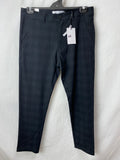 Image for Yd Mens Skinny Pants Size 32 BNWT