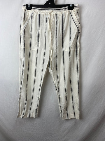 Image for Zoe Kratzmann Womens Pants Size 2